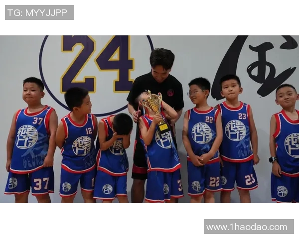 杰登艾维的篮球之路：从高校新星到NBA未来之星的成长故事