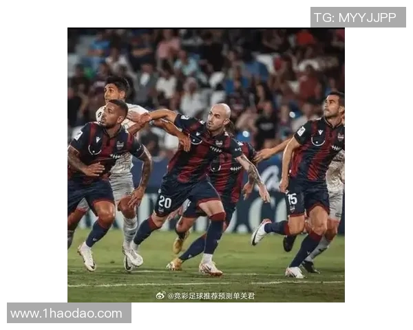 莱万与阿拉巴在FIFA赛场的精彩对决与传奇瞬间解析